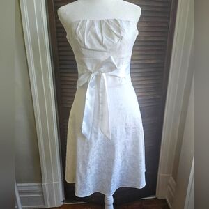 White House Black Market Strapless White Satin-Bow Dress